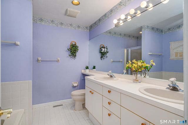 18 Sullivan Farm 18, New Milford, CT 06776