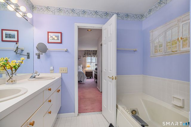 18 Sullivan Farm 18, New Milford, CT 06776