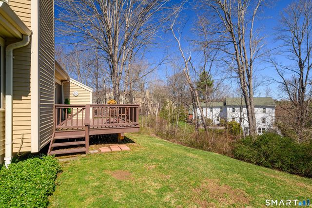 18 Sullivan Farm 18, New Milford, CT 06776