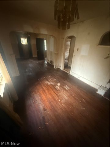 568 Columbus Street, Bedford, OH 44146