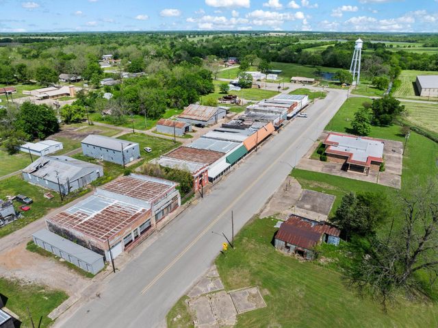 205 Main Street, Deport, TX 75435