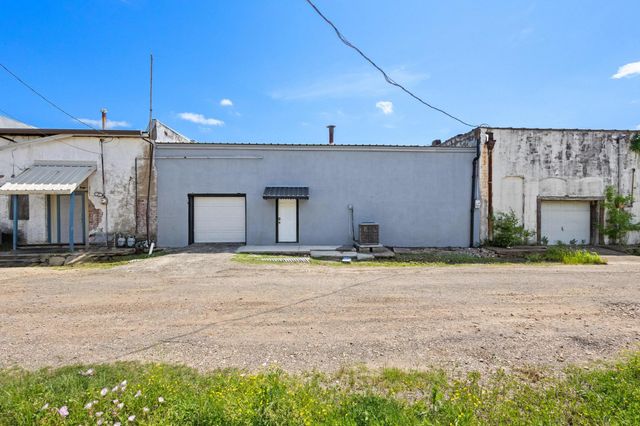 205 Main Street, Deport, TX 75435