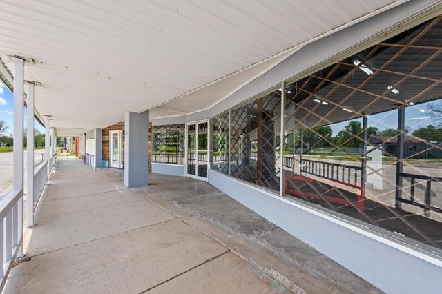 205 Main Street, Deport, TX 75435