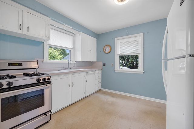 42 Sunset Drive, Brighton, NY 14618