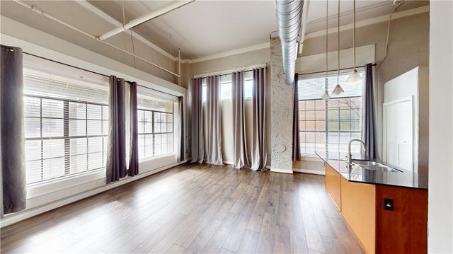 308 St Louis Street 101, Mobile, AL 36602