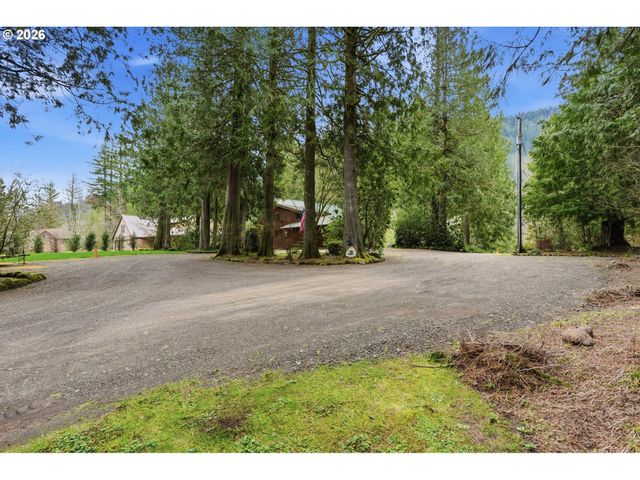 57206 E MARMOT Rd, Sandy, OR 97055