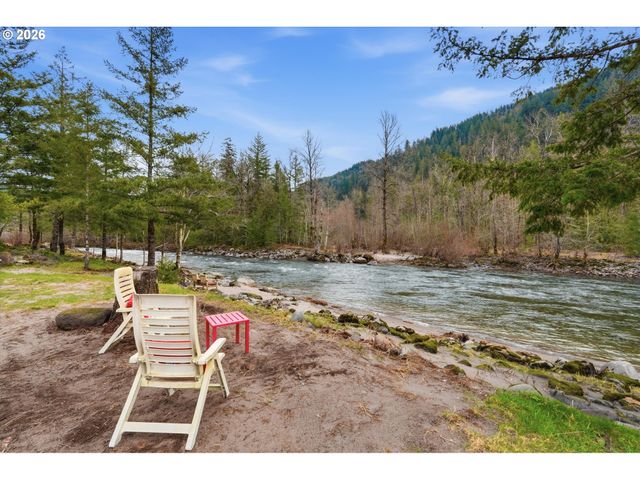 57206 E MARMOT Rd, Sandy, OR 97055