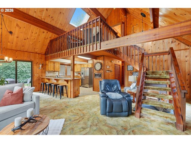 57206 E MARMOT Rd, Sandy, OR 97055