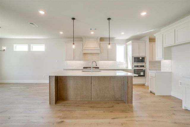 806 Feathergrass Court E, Haslet, TX 76052