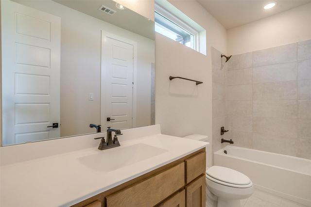 806 Feathergrass Court E, Haslet, TX 76052