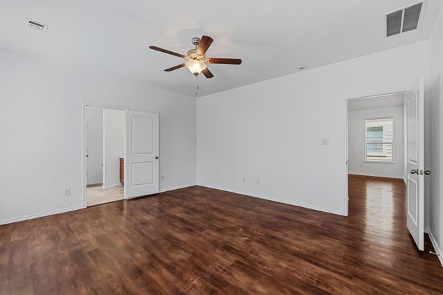172 Housefinch LOOP, Leander, TX 78641