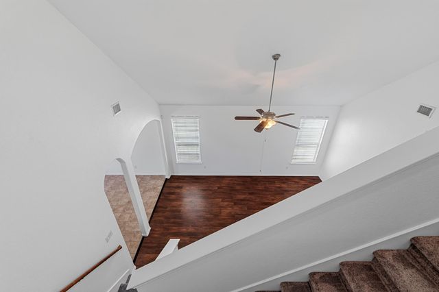 172 Housefinch LOOP, Leander, TX 78641