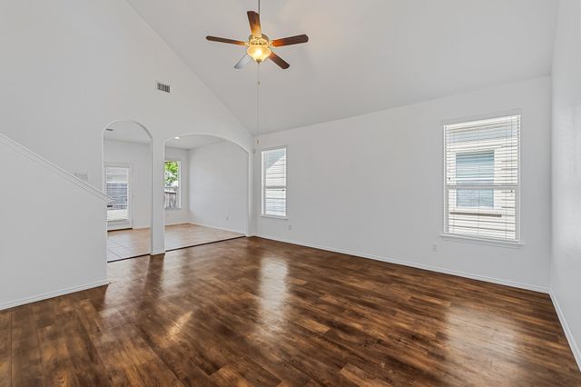 172 Housefinch LOOP, Leander, TX 78641
