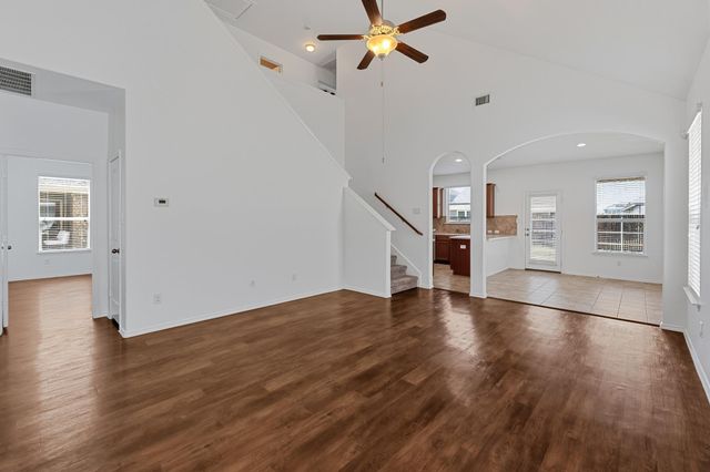 172 Housefinch LOOP, Leander, TX 78641