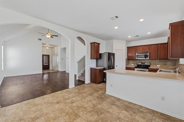 172 Housefinch LOOP, Leander, TX 78641