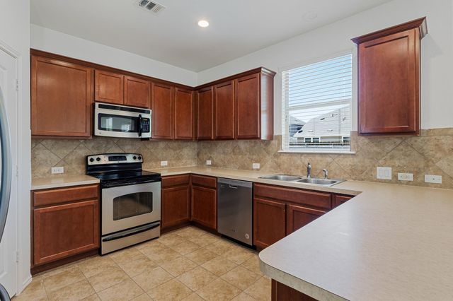 172 Housefinch LOOP, Leander, TX 78641