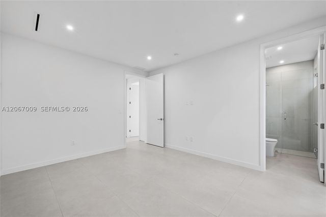 2980 SW 2nd St LEFT, Miami, FL 33135