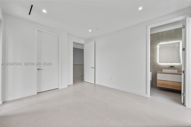 2980 SW 2nd St LEFT, Miami, FL 33135
