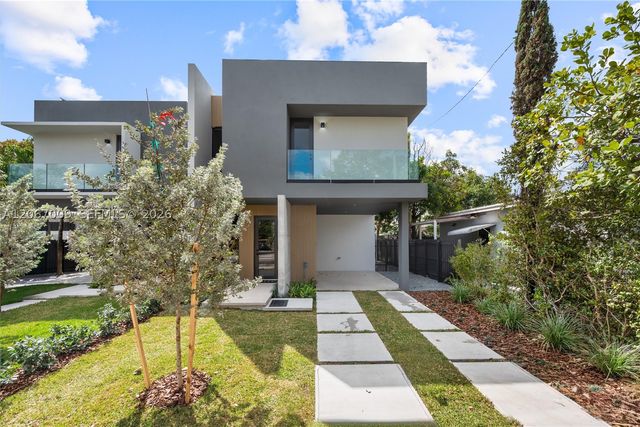 2980 SW 2nd St LEFT, Miami, FL 33135