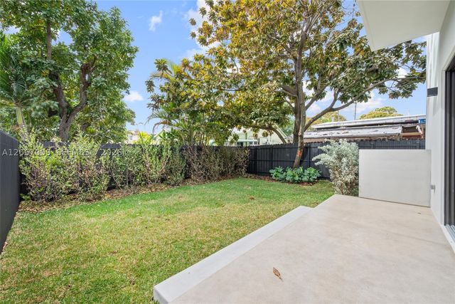 2980 SW 2nd St LEFT, Miami, FL 33135