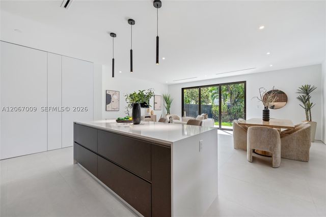 2980 SW 2nd St LEFT, Miami, FL 33135