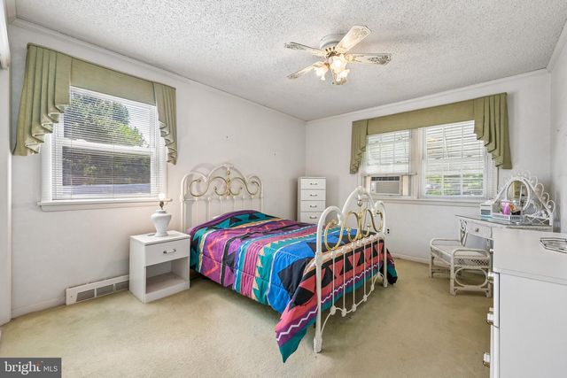 816 E ATLANTIC AVE, Laurel Springs, NJ 08021