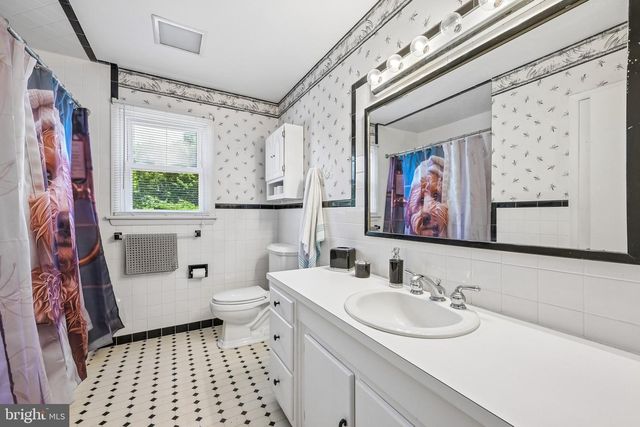 816 E ATLANTIC AVE, Laurel Springs, NJ 08021