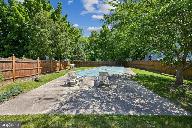 816 E ATLANTIC AVE, Laurel Springs, NJ 08021