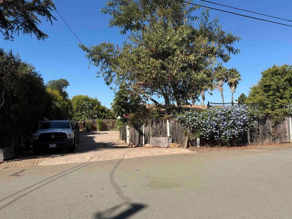 1040 1042 Golden Road, Encinitas, CA 92024 — exterior