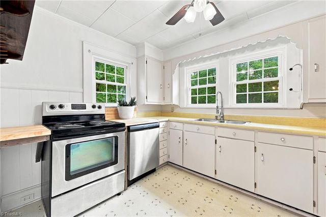 371 Conrad Drive, Thomasville, NC 27360