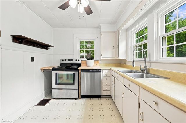 371 Conrad Drive, Thomasville, NC 27360