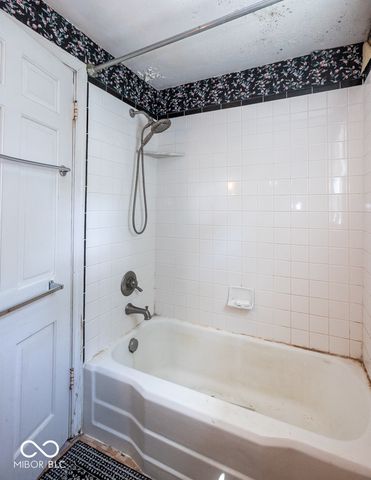 5915 N Oxford Street, Indianapolis, IN 46220