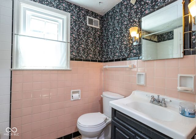 5915 N Oxford Street, Indianapolis, IN 46220