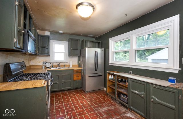 5915 N Oxford Street, Indianapolis, IN 46220