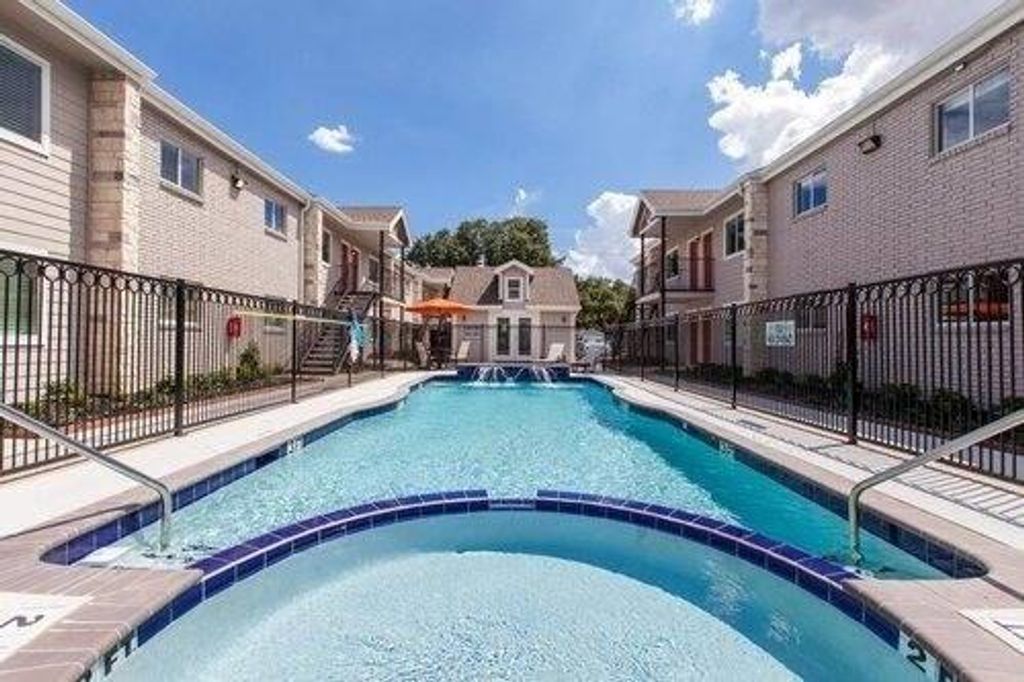 2006 W 43rd Street 22, Houston, TX 77018