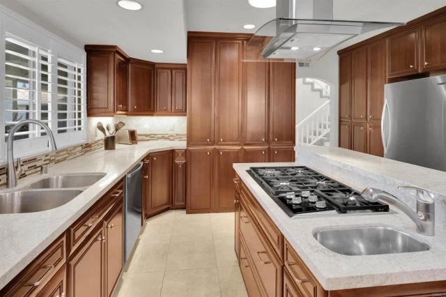 2164 Tokalon Street, San Diego, CA 92110