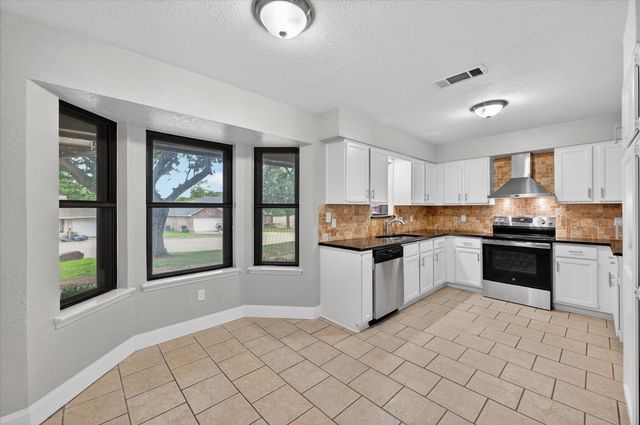 2026 Sheriff Drive, Grand Prairie, TX 75051