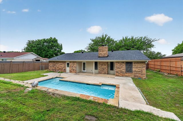 2026 Sheriff Drive, Grand Prairie, TX 75051