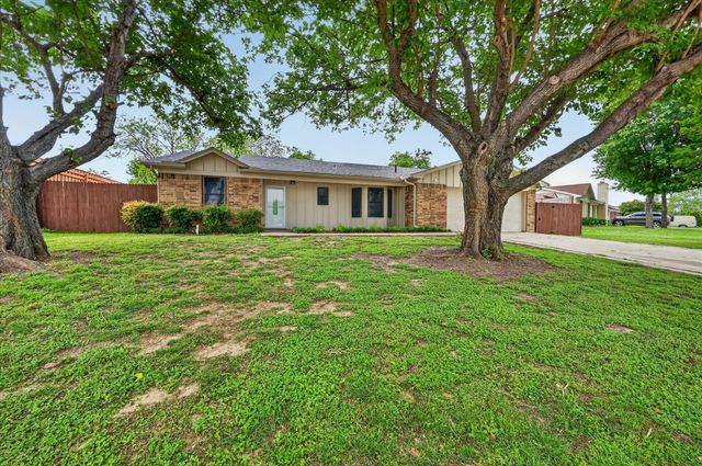 2026 Sheriff Drive, Grand Prairie, TX 75051