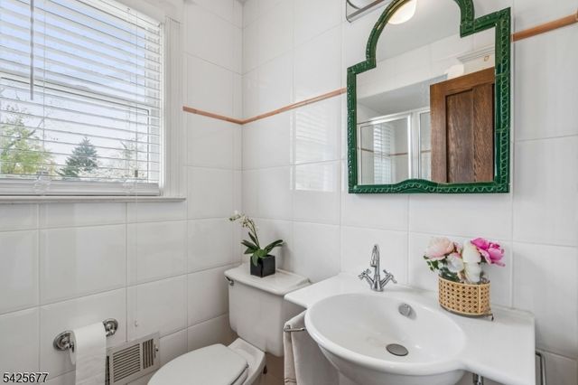 1644 Springfield Ave, New Providence Boro, NJ 07974