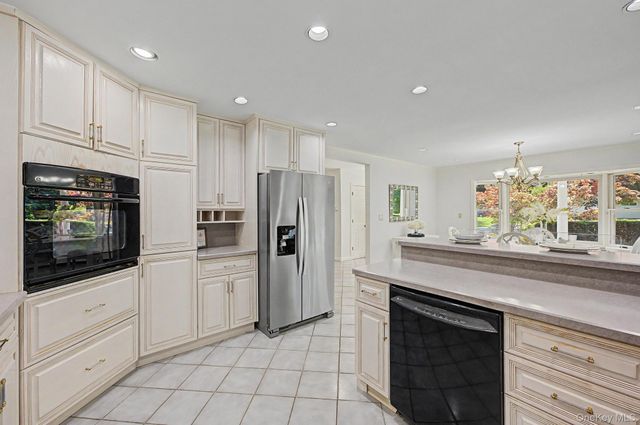 16 Cross Bow Lane, Commack, NY 11725