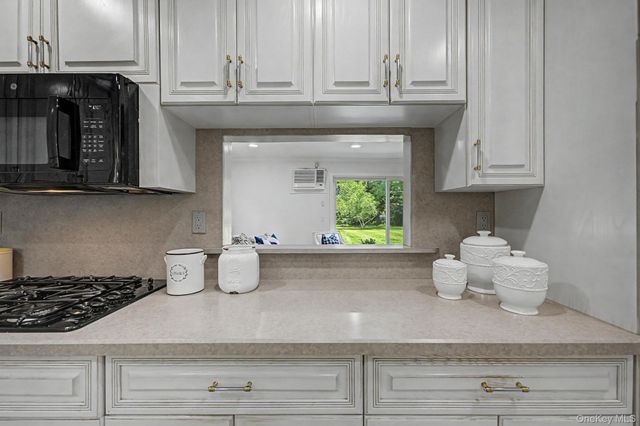 16 Cross Bow Lane, Commack, NY 11725