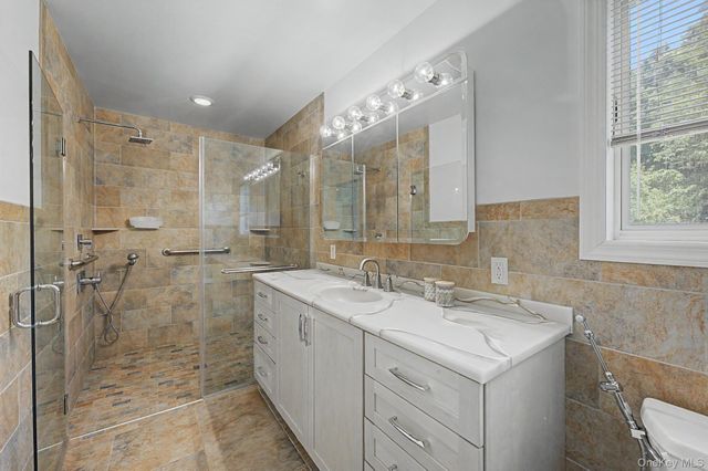 16 Cross Bow Lane, Commack, NY 11725