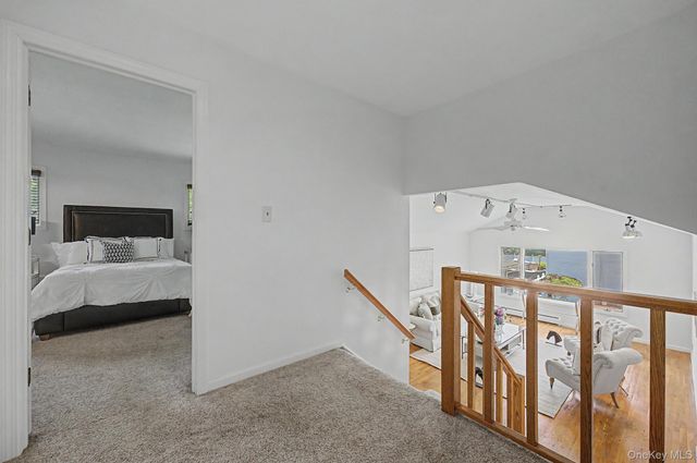 16 Cross Bow Lane, Commack, NY 11725