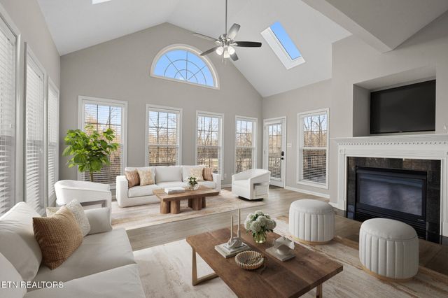 4651 Oak Meadow Way, Knoxville, TN 37918