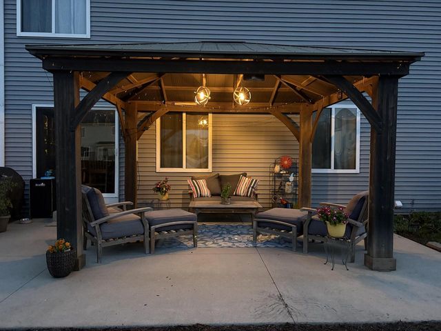 6127 115th AVENUE, Kenosha, WI 53142