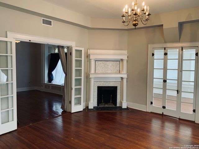 429 W Mistletoe Ave Apt 101, San Antonio, TX 78212