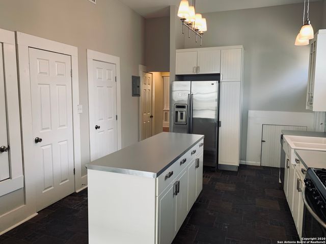 429 W Mistletoe Ave Apt 101, San Antonio, TX 78212