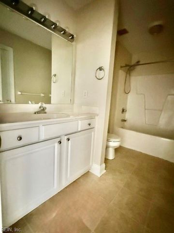 200 Maple Ave Apt B, Norfolk, VA 23503