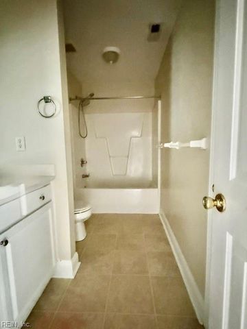 200 Maple Ave Apt B, Norfolk, VA 23503